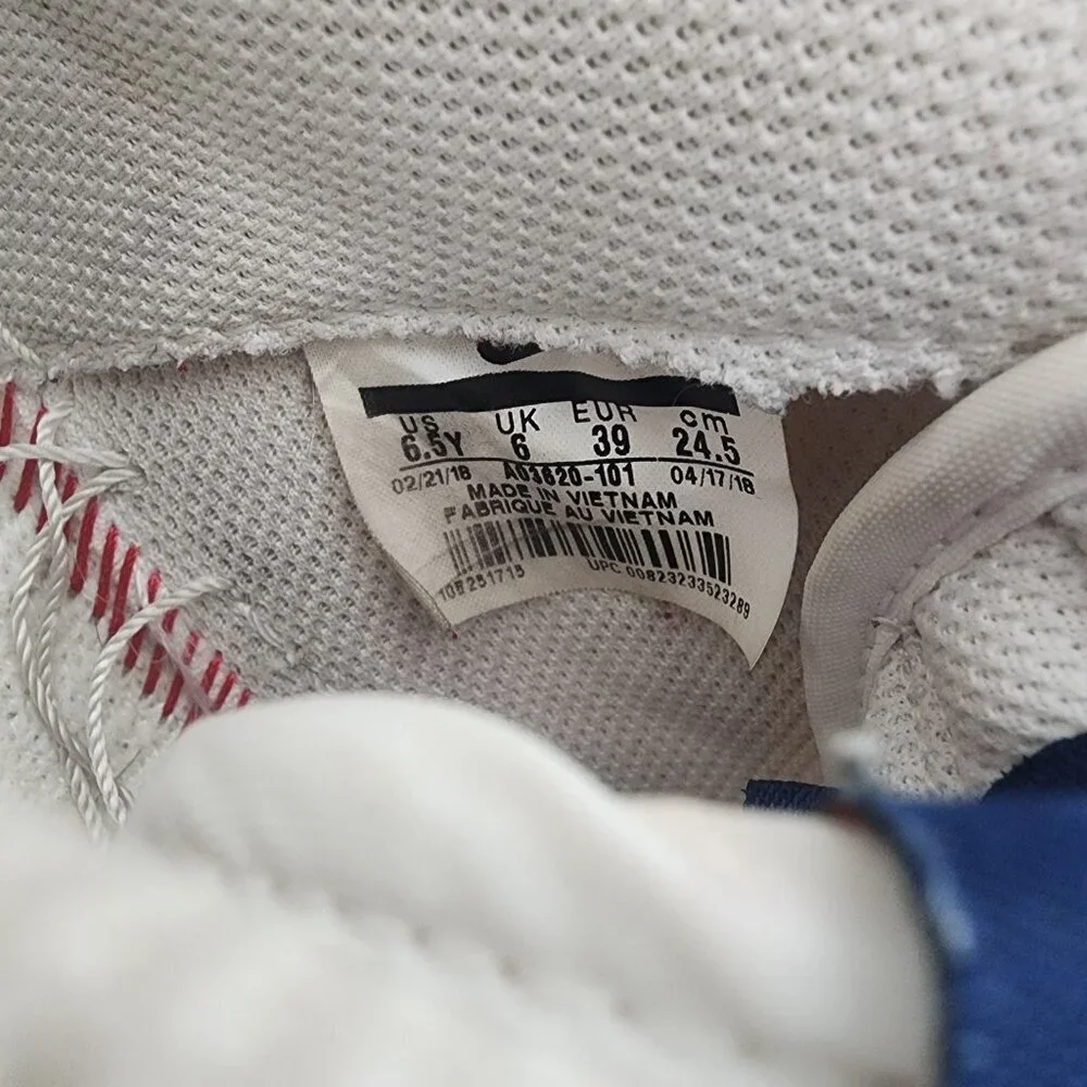 Nike sneaker shoes
